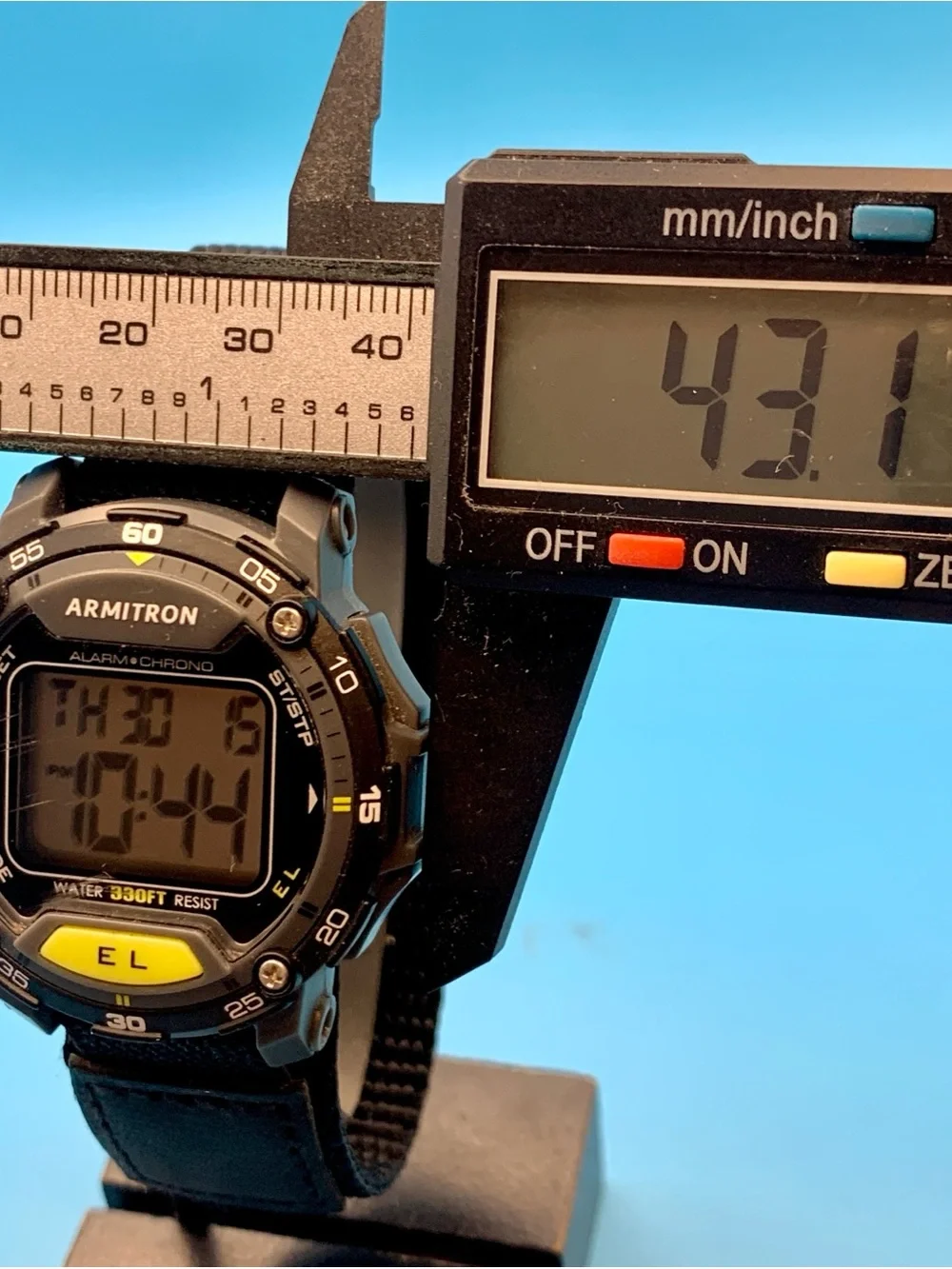 ARMITRON PRO-SPORT 40/8291 Men’s Digital Wristwatch Chrono Dual Time Working